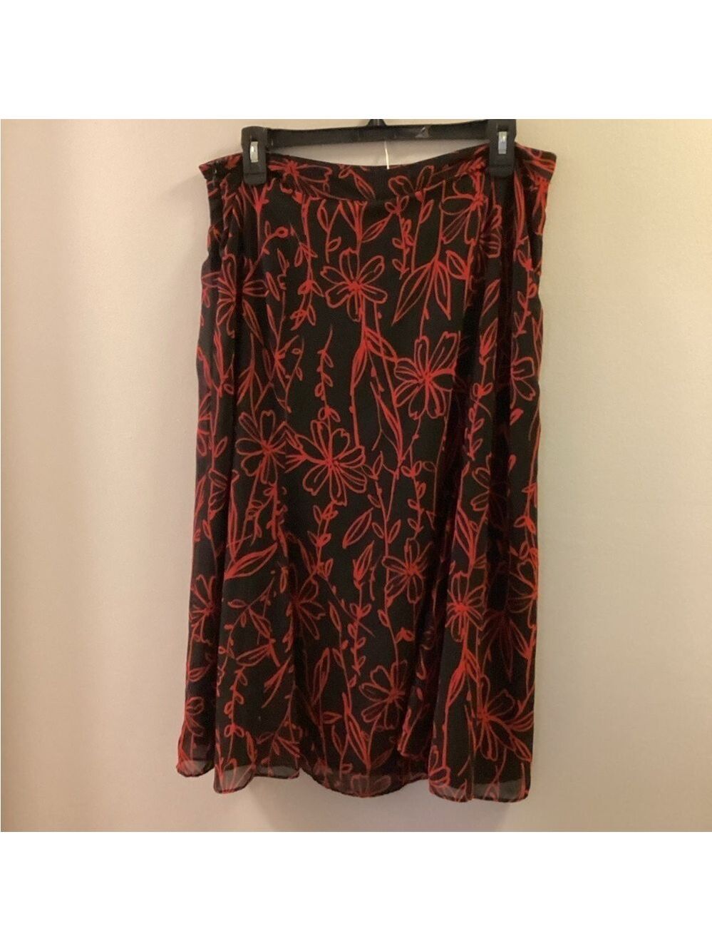 Covington black and red patterned fully lined skirt Woman’s 12 petite